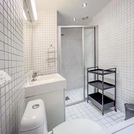 Guest house **modern ***central ***rooftop *** You'll Love It