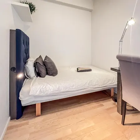 Guest house **modern ***central ***rooftop *** You'll Love It